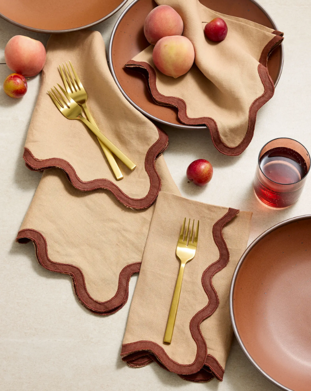 Scalloped Edge Linen Napkin