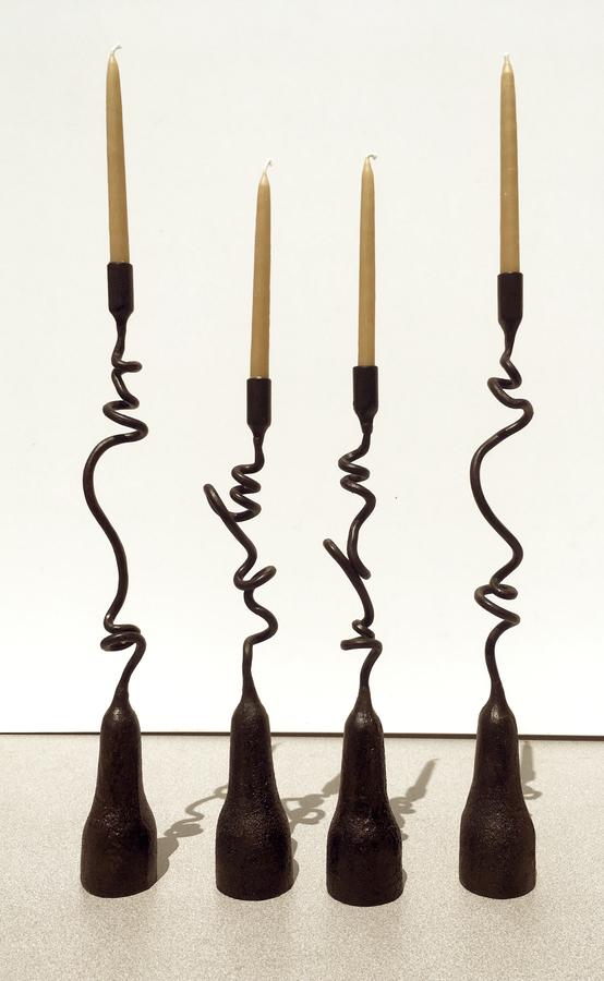Curlicue Candlestick Short