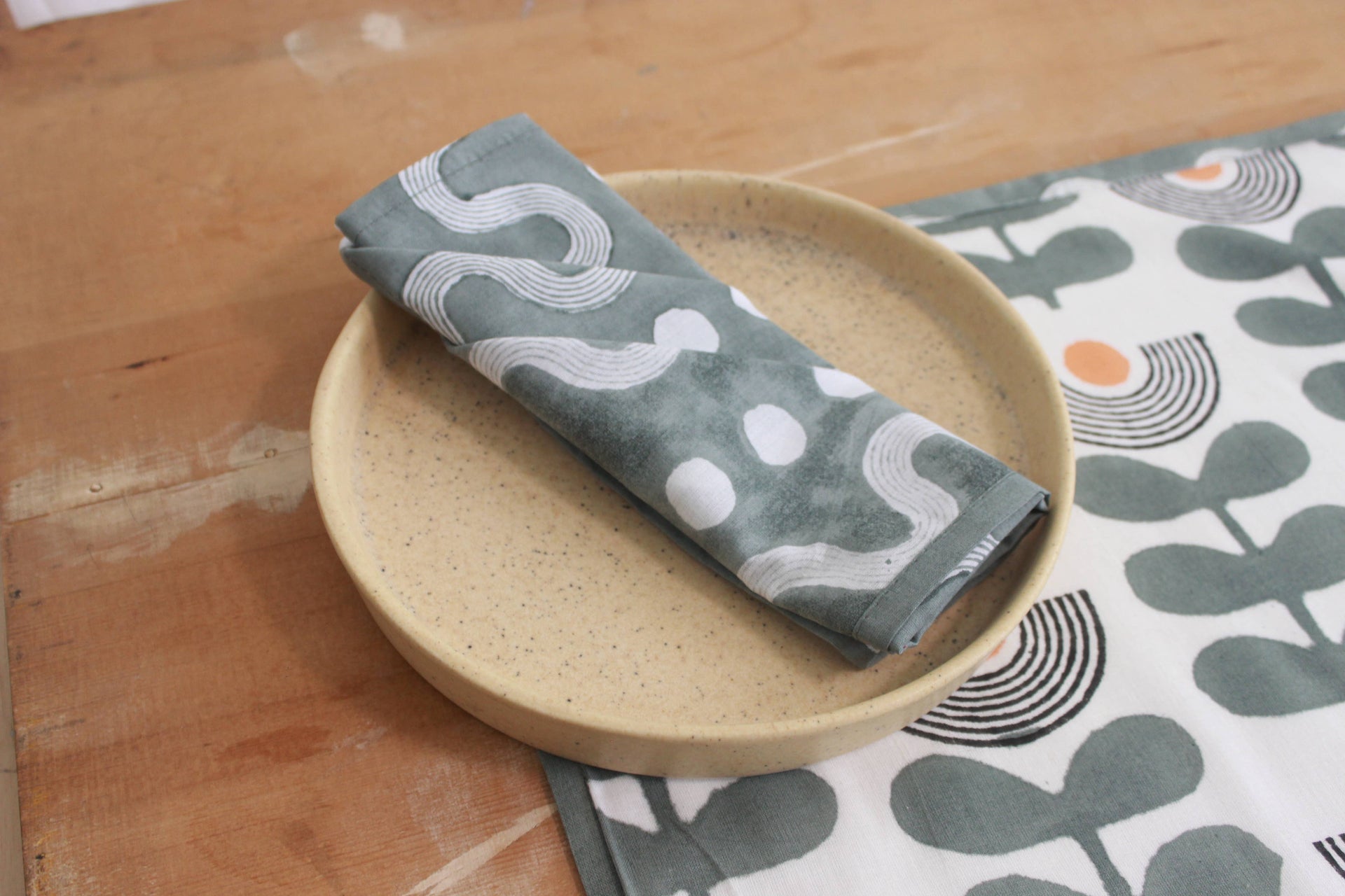 Sage Wave & Dots Napkin